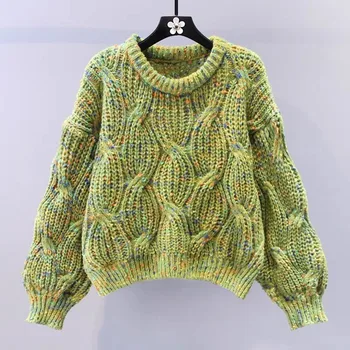 Разноцветный женский свитер из толстой нити 